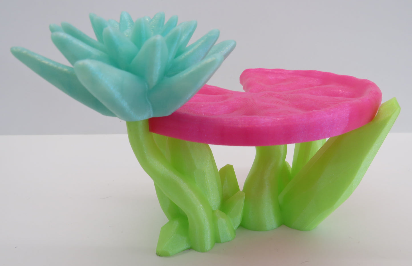 Frog Display Stand (Pink Lily Pad)