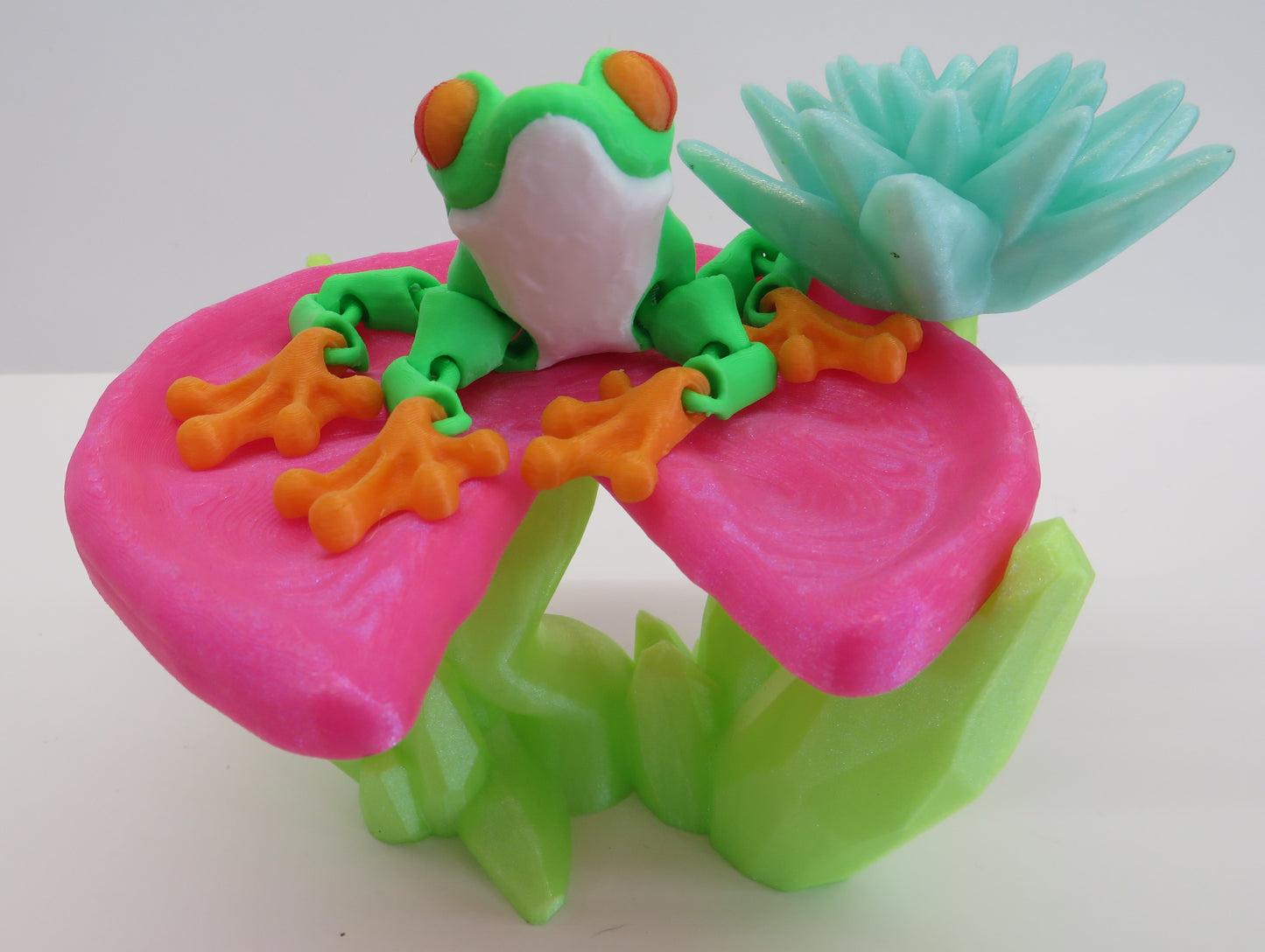 Frog Display Stand (Pink Lily Pad)