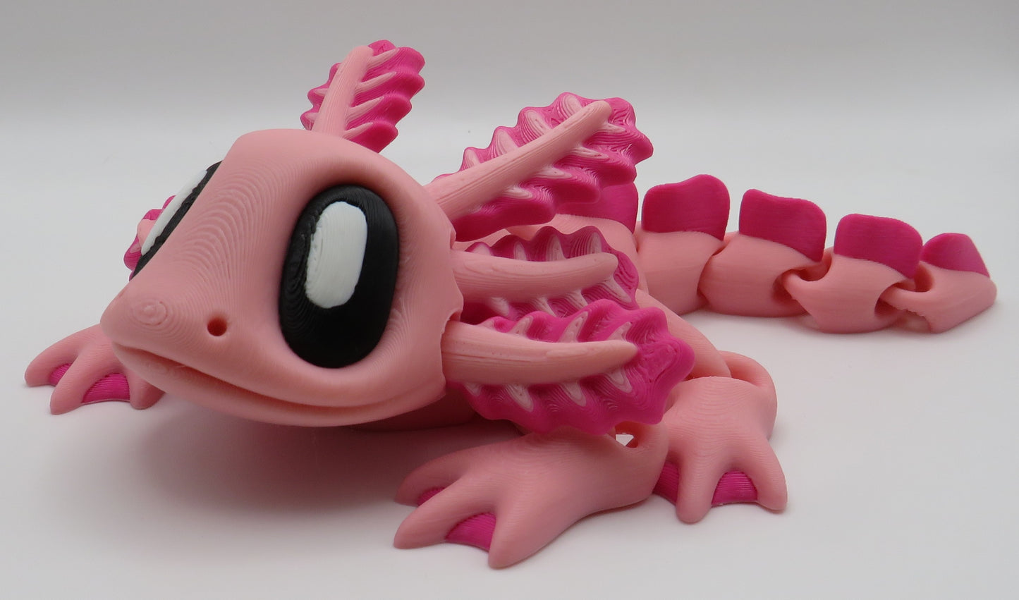 Magnetic Axolotl w/ Seaweed Hideout